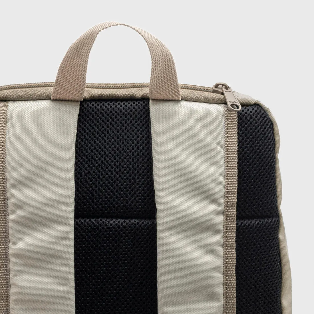 24L Backpack Essential