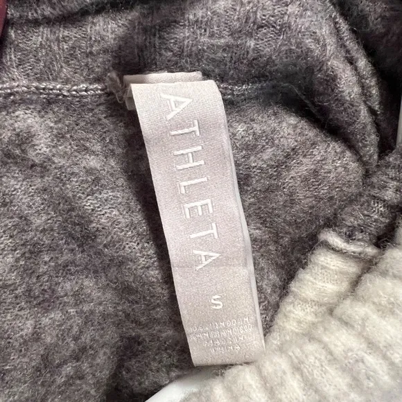 •|•AHTLETA•| Transit Colorblock Turtleneck Sweater Merino Extra Fine Wool Small