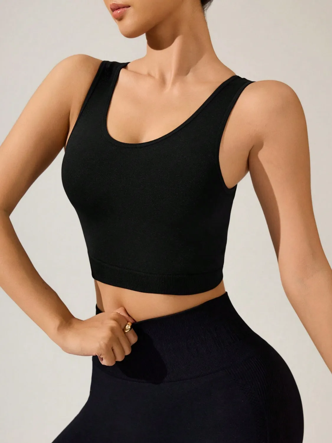 Crisscross Cropped Active Tank – Stylish & Supportive