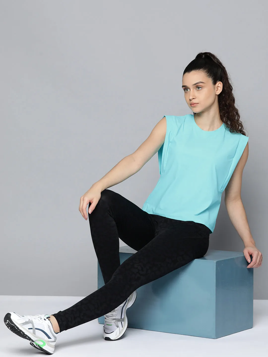 Fitkin womens turquoise blue boxy tank top