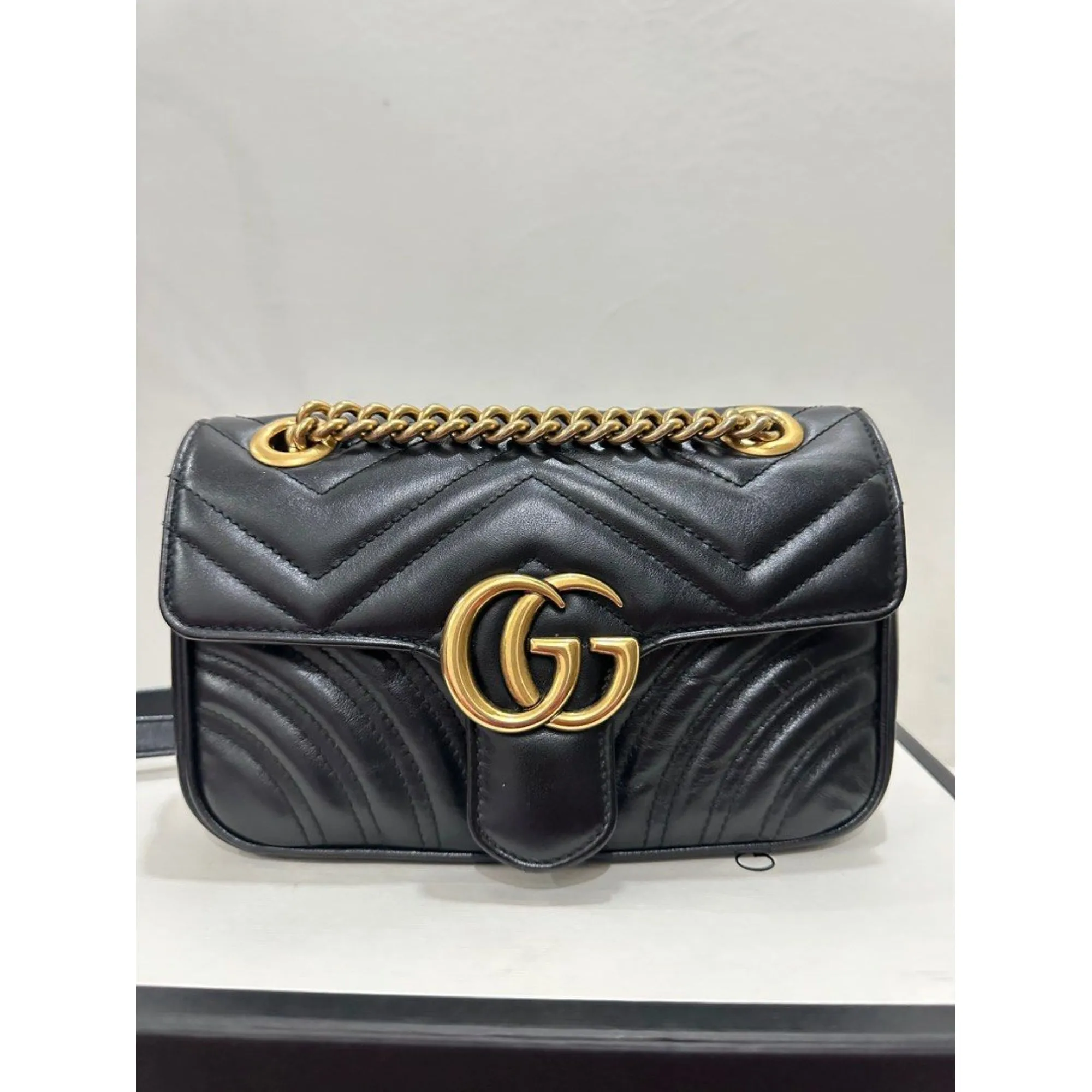 Gucci GG Marmont Shoulderbag Matelasse Gold Black Leather Handbag Bag Purse New