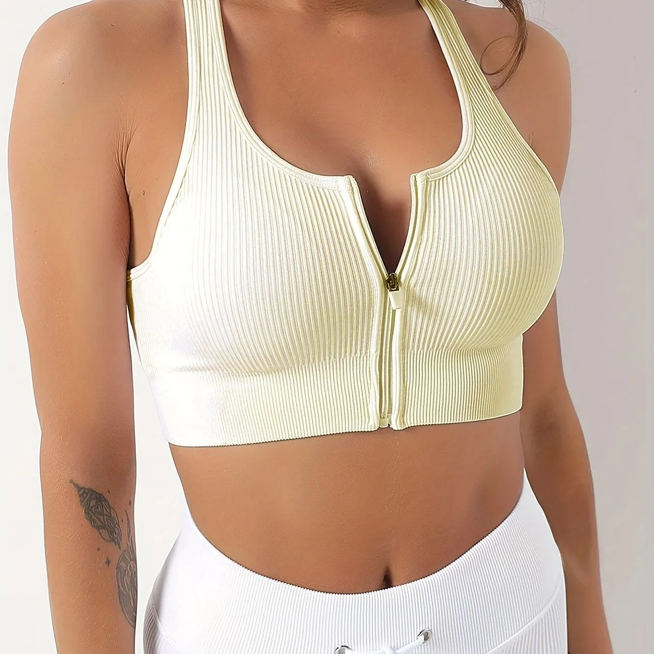 High Impact Seamless Sports Bra for Women - Zipper Front, Chest Pad, Ideal for Running, Yoga & More