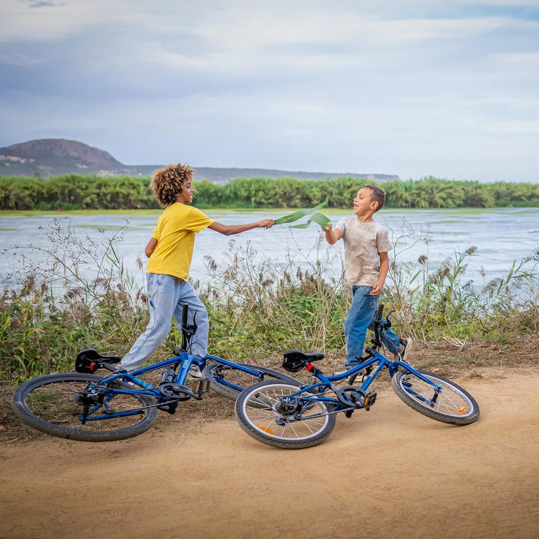 Kids' 9-12 Years 26" Hybrid Bike Riverside 900