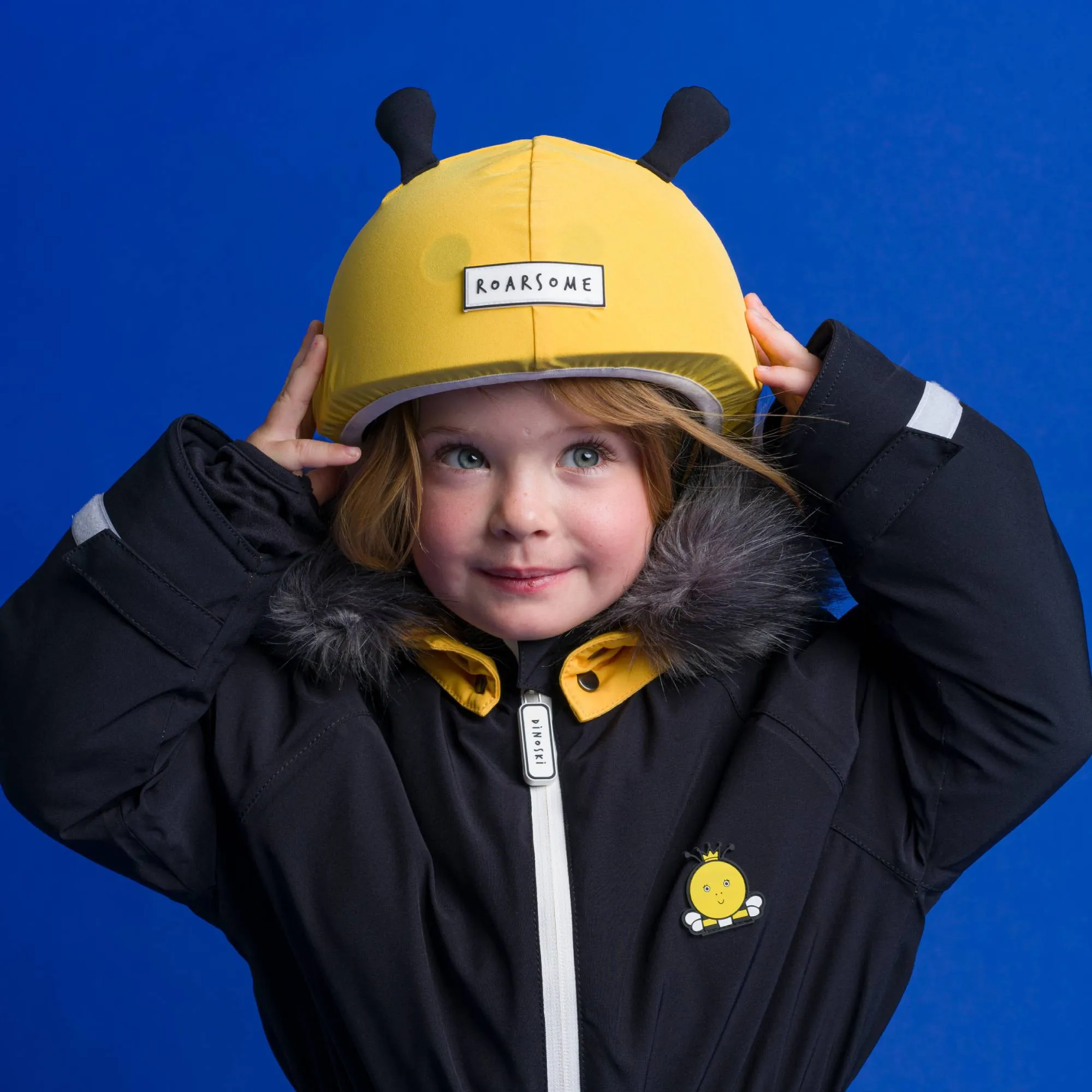Nachhaltige Helm Cover aus recycelten Flaschen