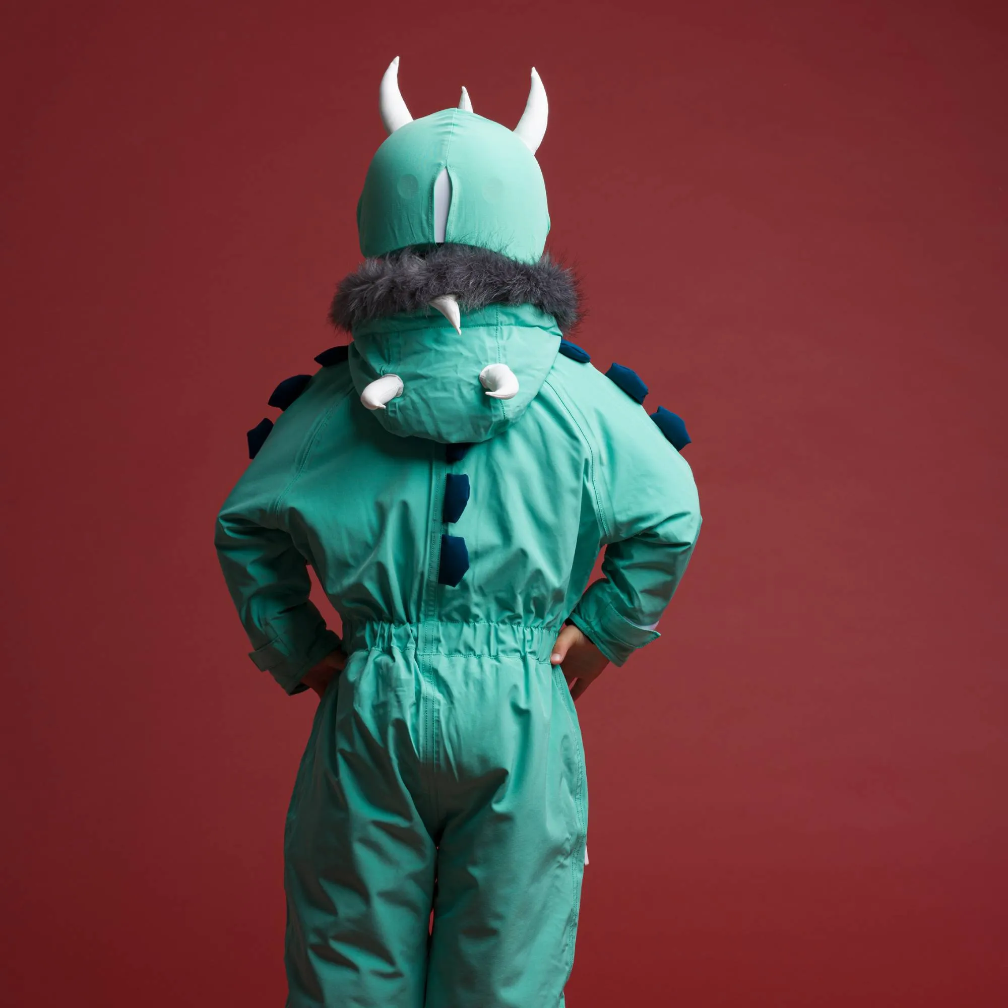 Nachhaltige Helm Cover aus recycelten Flaschen