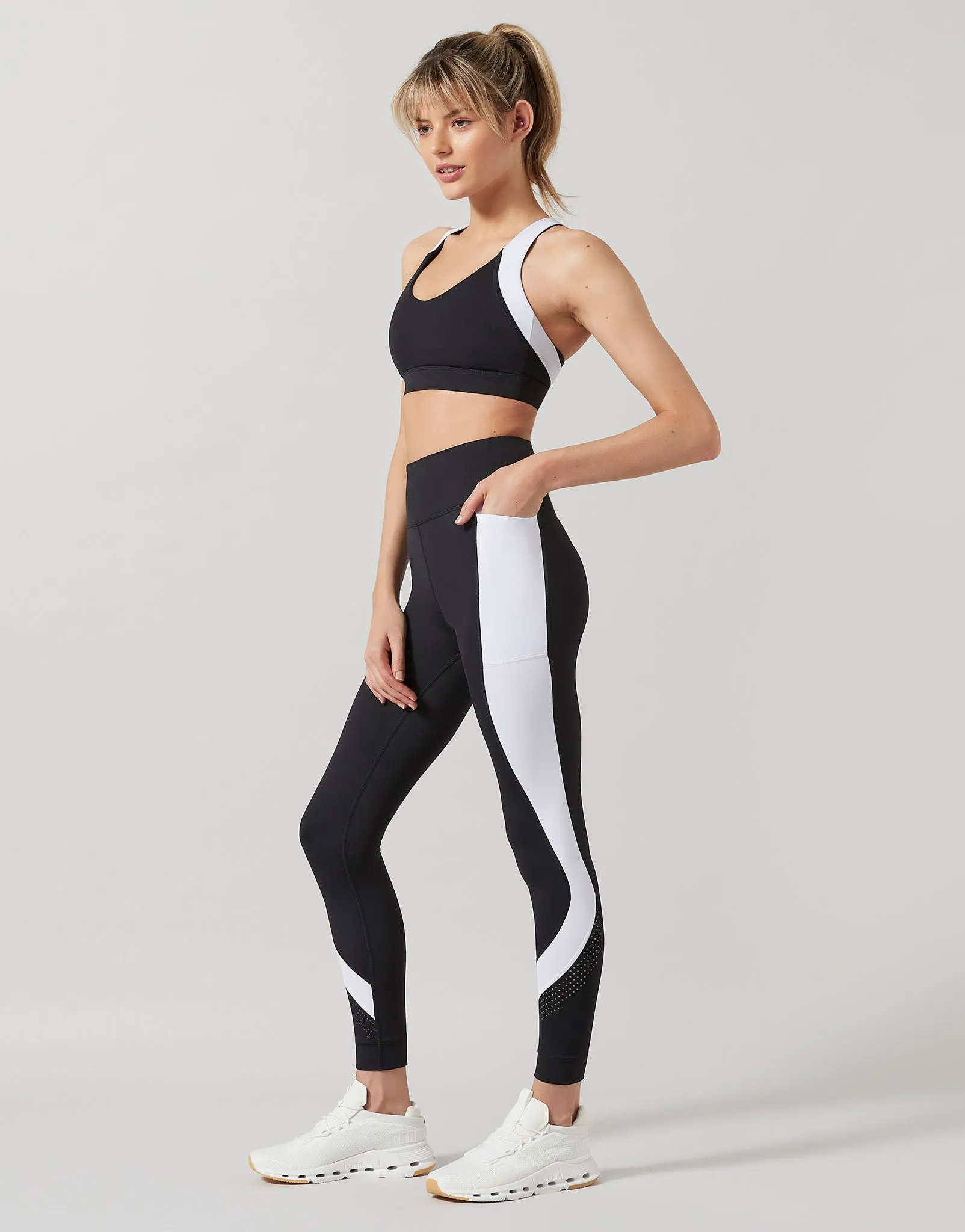 Remi Sports Bra in Black & White