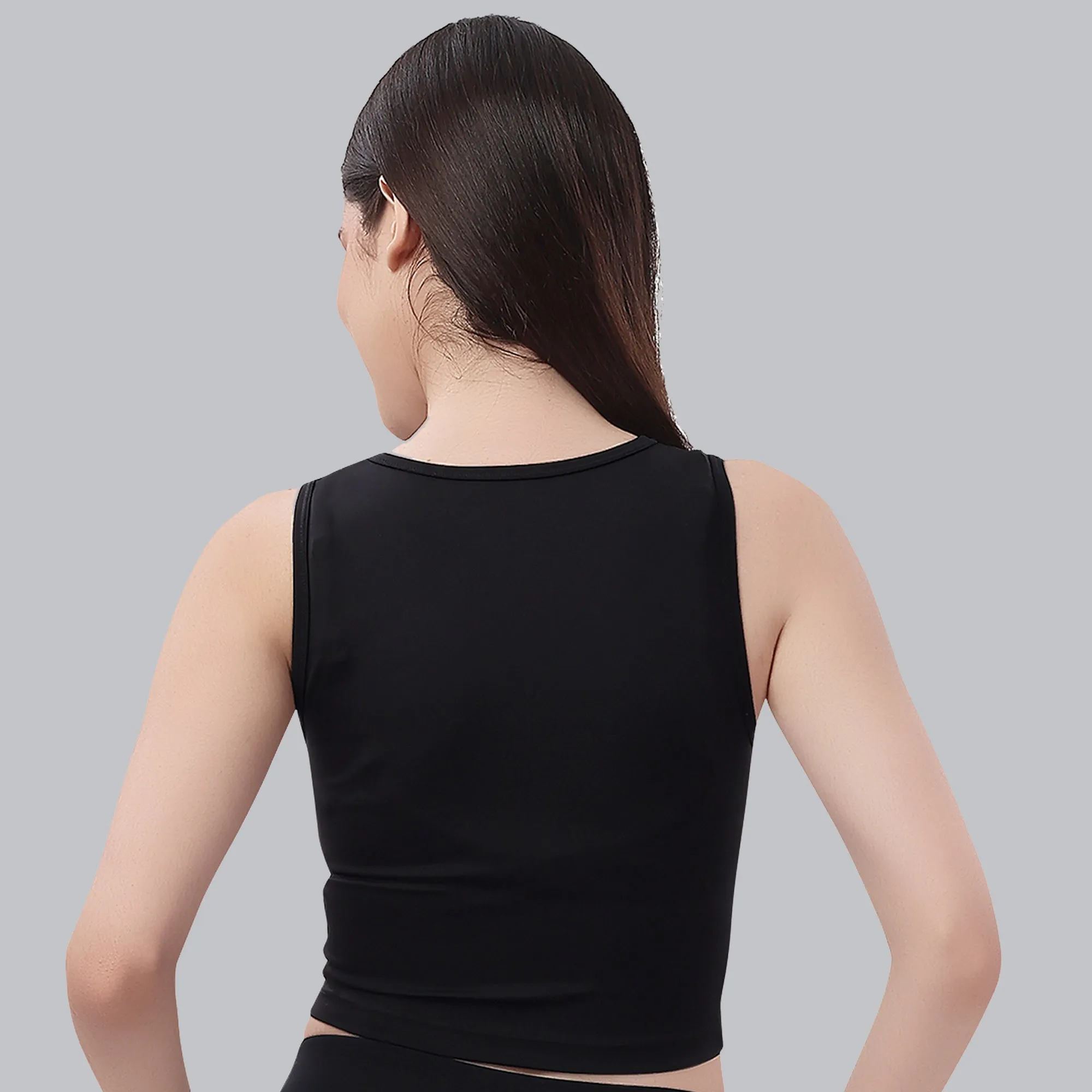 Sleeveless Activewear Solid Sports Crop Top