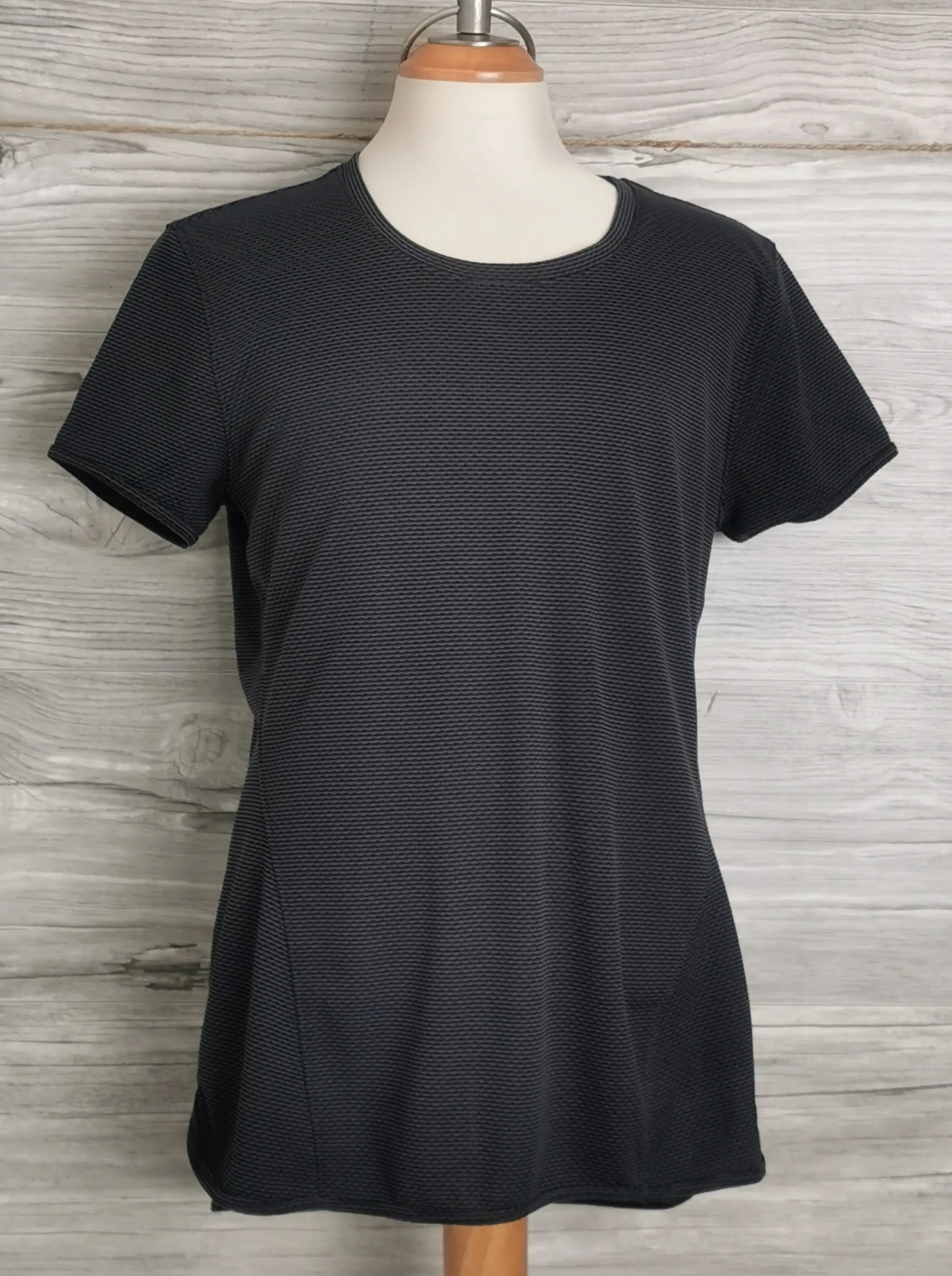 WOMENS SIZE XS - ATHLETIC WORKS, Dri-More Activewear Top EUC B17